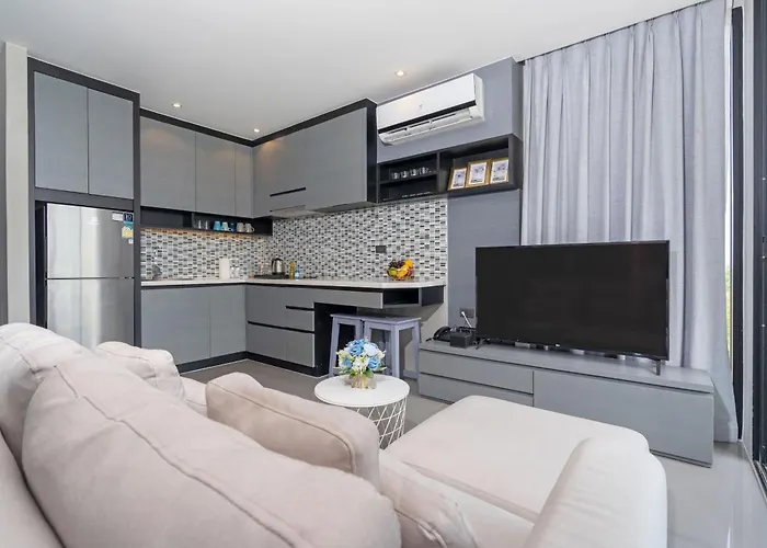 Enjoy Tropical Hill Views In Citygate Suite L705, Top Facilities, Near Fantasea & Cafe Del Mar Kamala Beach Club